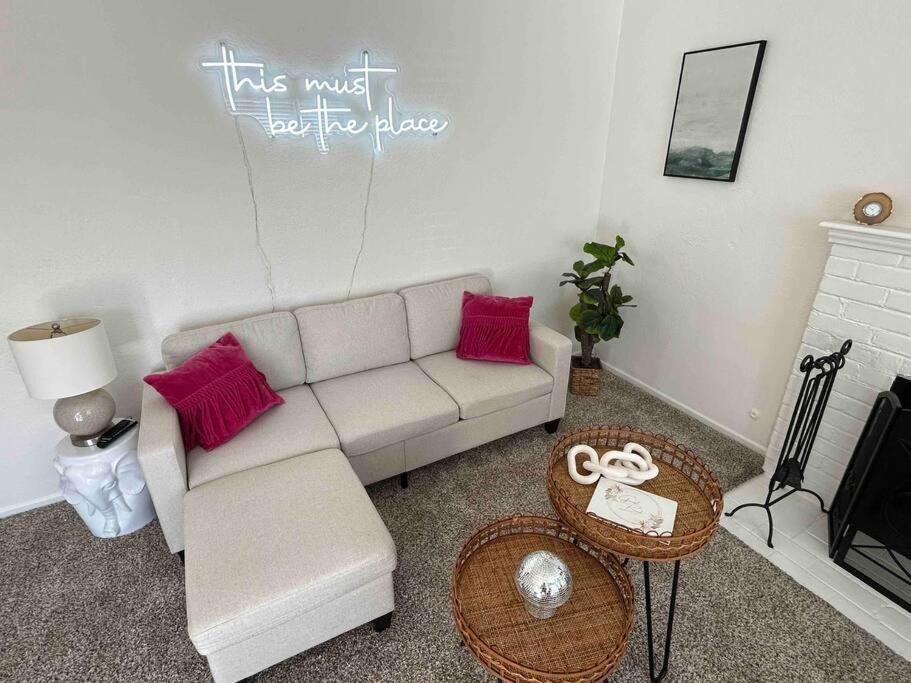 Entire Home By Newport Beach, Disneyland And Sna! Costa Mesa Extérieur photo