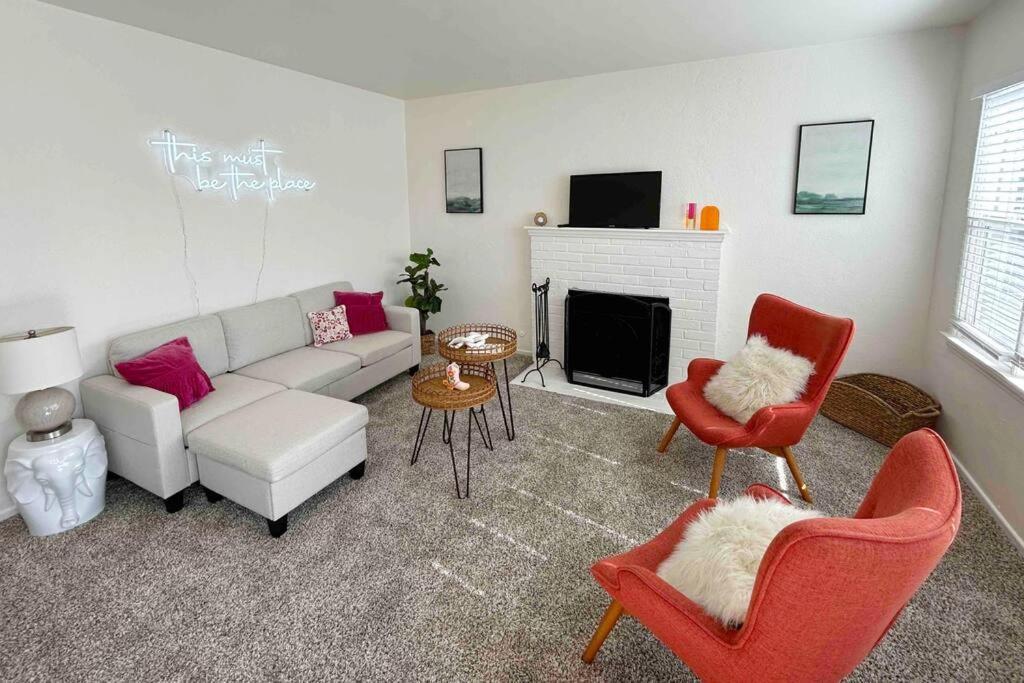 Entire Home By Newport Beach, Disneyland And Sna! Costa Mesa Extérieur photo